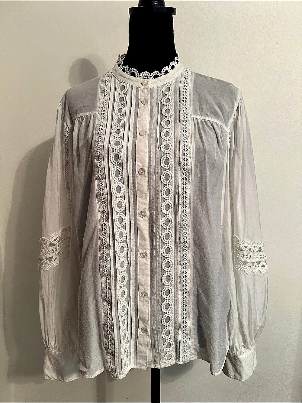 River Island Embroidered Blouse in White Size 14 Like New
